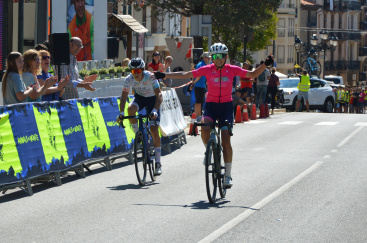 Nayara Ibáñez gana la vuelta ciclista a Vilafranca en la categoría femenina