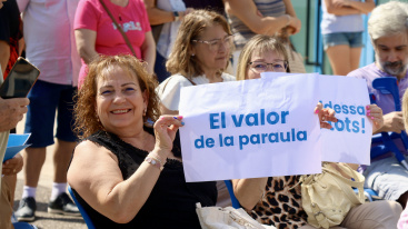 Ballester recibe el masivo apoyo de más de 200 ondenses en el inicio del curso político