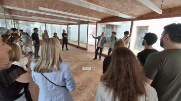 Arquitectos de Castell y Valncia visitan el pabelln Cendoya
