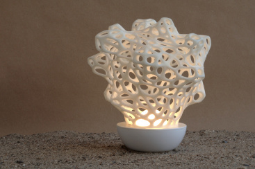 Estudiantado de la UJI expone diseos que fusionan porcelana e impresin 3D en la Feria Hbitat Valencia