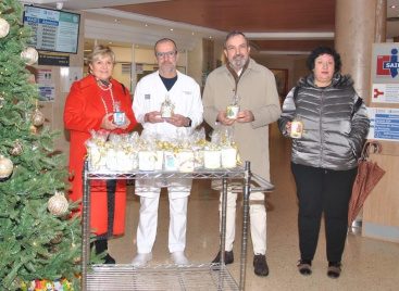 El Taller de Empleo reparte regalos a ni�os hospitalizados en la v�spera de Reyes