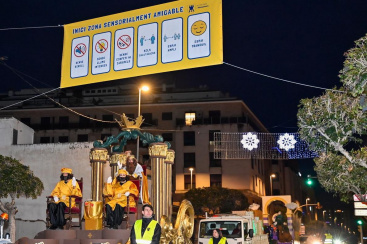 Almassora acoge la visita de los Reyes Magos con una zona inclusiva y un recibimiento institucional