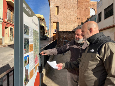 La Vall d'Uixo refuerza la senda del Castell d'Uixo con nueva se�alizaci�n y contenidos digitales