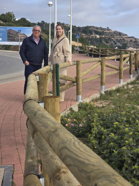 Oropesa del Mar renueva la valla del mirador Torre Bellver para reforzar seguridad y mejorar la imagen