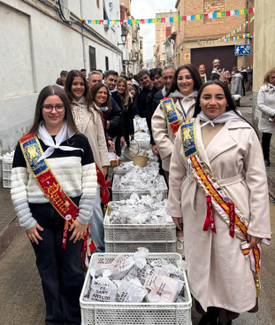 El fuego de la tradici�n vuelve a unir a Almassora en la emotiva festividad de Sant Antoni