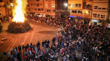 Sant Antoni desborda Onda en una jornada festiva de tradici�n, m�sica y hogueras