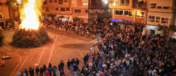 Sant Antoni desborda Onda en una jornada festiva de tradici�n, m�sica y hogueras