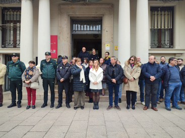 La Subdelegaci�n del Gobierno en Castell�n guarda un minuto de silencio por las v�ctimas del accidente de Adamuz