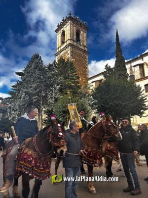 Benassal celebra un Sant Antoni pasado por agua