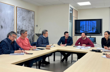 El Ayuntamiento y vendedores pactan el 12 de febrero como inicio de la actividad de venta en el mercado provisional de Santa Clara