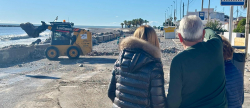 Almassora avanza a buen ritmo en la limpieza y adecuación de la playa tras el temporal