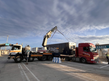 Valenciaport inicia un proyecto de seguridad fronteriza con la instalaci�n de un contenedor para los equipos de control