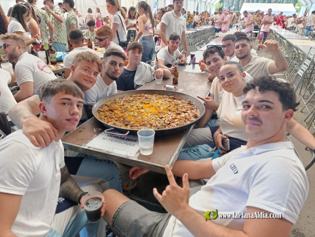 M�s de 1.700 persones participen en la XXVIII Trobada de Quintes d'Almenara