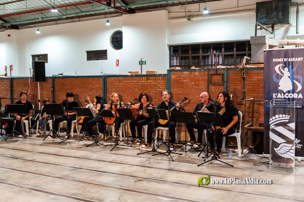 L?AlcoraFolk es consagra com a espai de trobada i projecci� del folklore i la cultura popular