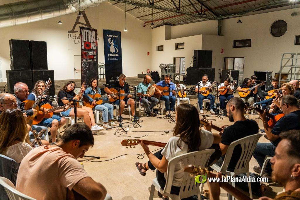 L?AlcoraFolk es consagra com a espai de trobada i projecci� del folklore i la cultura popular