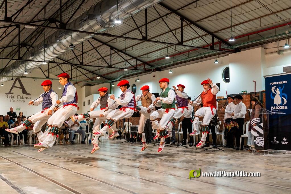 L?AlcoraFolk es consagra com a espai de trobada i projecci� del folklore i la cultura popular