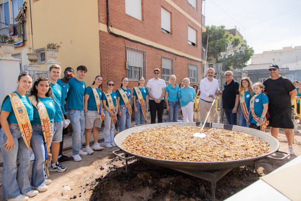 Oropesa del Mar celebra el Día de las Paellas en una gran jornada de convivencia en el centro urbano