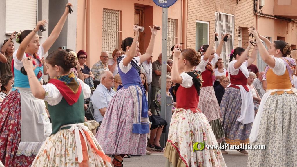 Les Alqueries ofrena la seva patrona