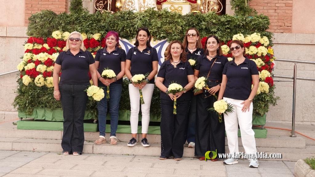 Les Alqueries ofrena la seva patrona