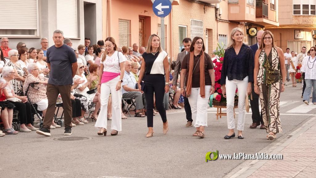 Les Alqueries ofrena la seva patrona