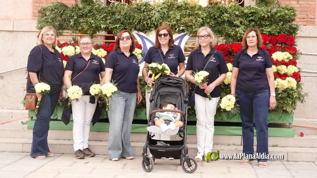 Les Alqueries ofrena la seva patrona