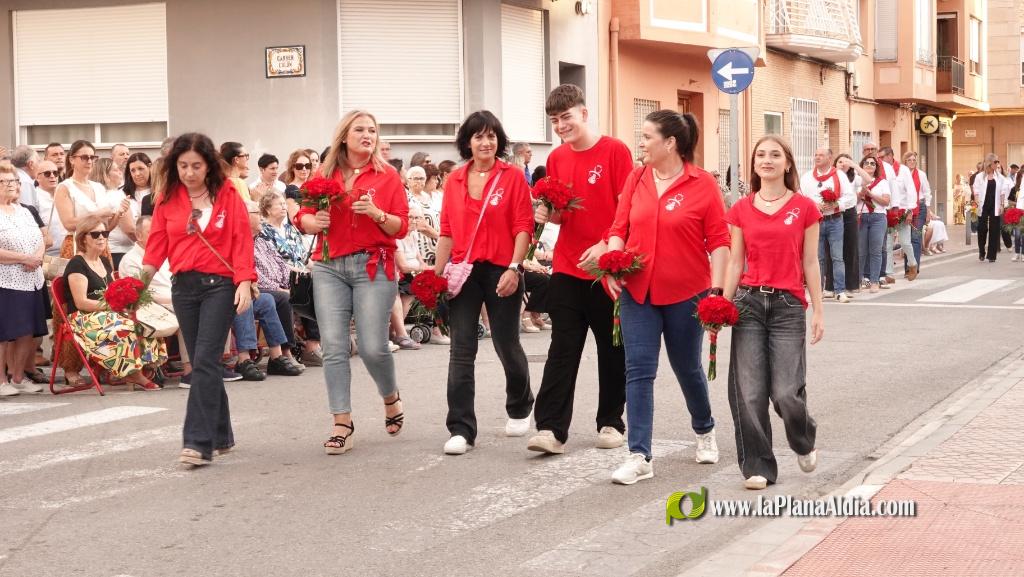 Les Alqueries ofrena la seva patrona