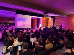 Castell� inaugura el curs 2026-27 de l'Escola d'Art i Superior de Disseny amb la invitaci� a �Mira cap amunt�
