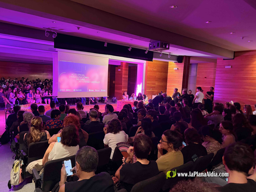 Castell� inaugura el curs 2026-27 de l'Escola d'Art i Superior de Disseny amb la invitaci� a �Mira cap amunt�