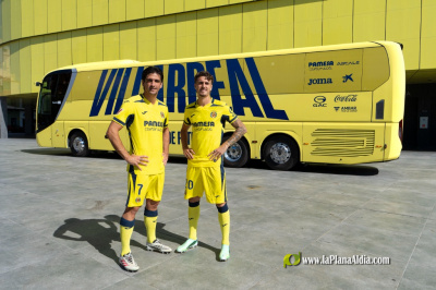 el-villarreal-presenta-su-nuevo-autobus