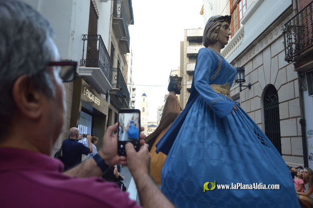 Aquesta vesprada, Vila-real va celebrar un Correllengua c�vic per a conmemorar el 9 d'octubre