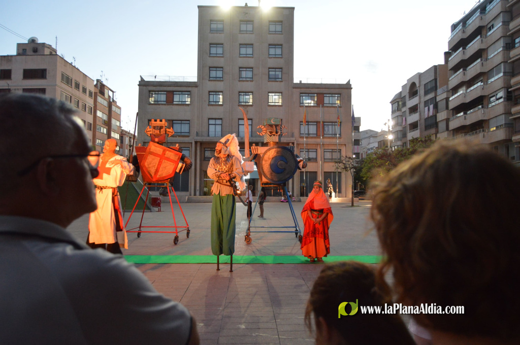 Aquesta vesprada, Vila-real va celebrar un Correllengua c�vic per a conmemorar el 9 d'octubre
