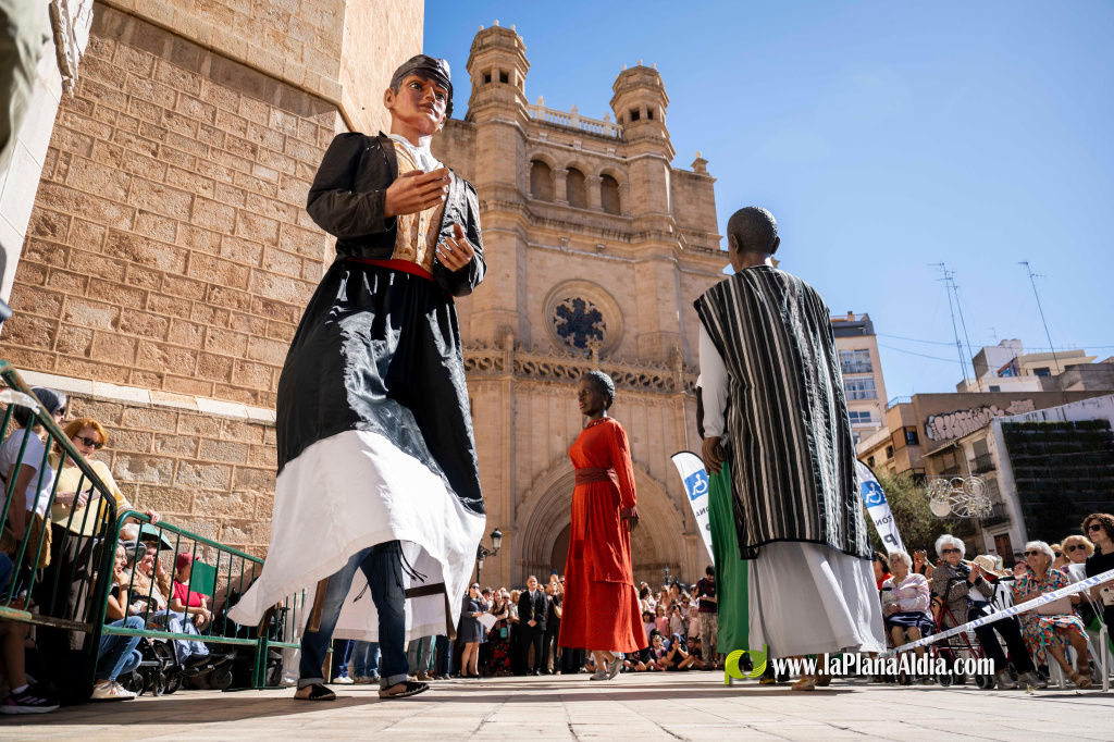 Castell� celebra el 9 d'octubre amb la Desfilada de les Tres Cultures, m�sica i danses tradicionals