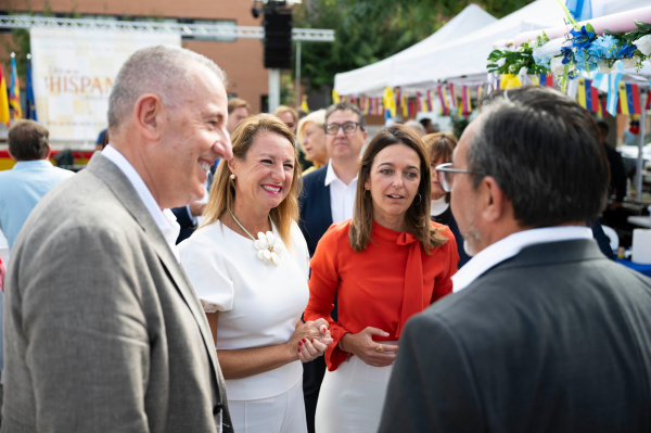 Castellón celebra la Hispanidad con encuentro de culturas y desfile de nueve países