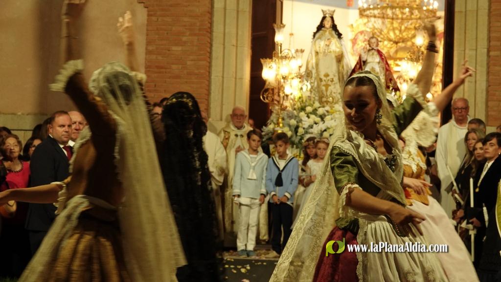 La process� en honor a la Mare de D�u del Xiquet Perdut cetra els actes dominicals