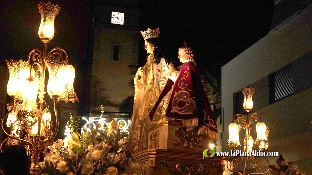 La process� en honor a la Mare de D�u del Xiquet Perdut cetra els actes dominicals