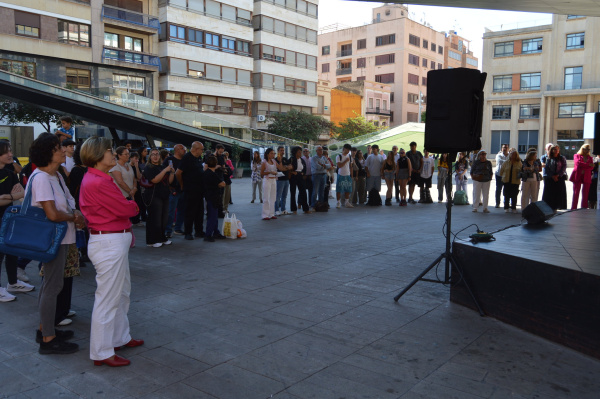 vila-real-conmemora-el-dia-contra-el-cancer-de-mama-con-lectura-del-manifiesto-y-actuaciones-estudiantiles