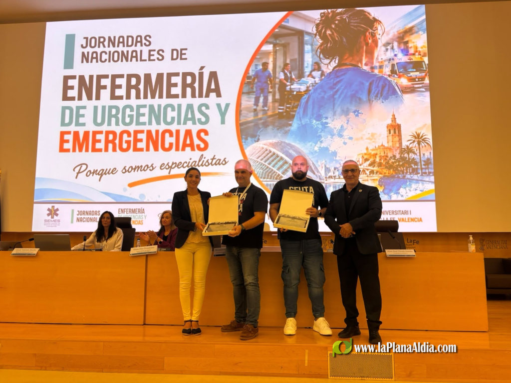COENV y CECOVA reconocen a dos enfermeros de Ceuta por su labor durante la crisis migratoria en la clausura de las Jornadas Nacionales de Enfermería de Urgencias y Emergencias en Valencia