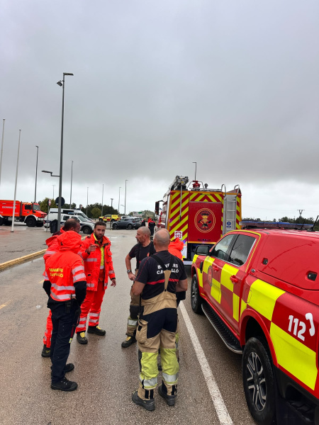 castellon-moviliza-efectivos-del-servicio-de-bomberos-para-apoyar-los-rescates-por-inundaciones-en-la-safor-y-la-marina-alta