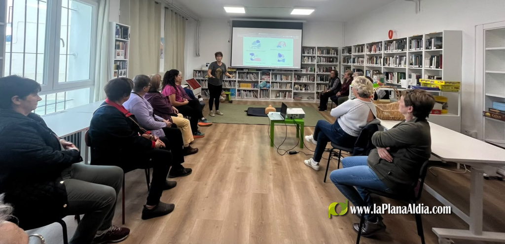 La buena letra abre las Jornadas de Salud y Mujer Rural en Vistabella del Maestrat con charlas, talleres y proyecciones