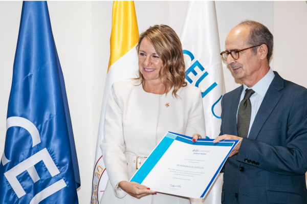 Begoña Carrasco asiste al acto institucional del CEU y se entrega un reconocimiento por la memoria histórica de Castellón