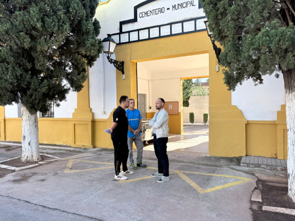 la-vall-da-uixo-activa-un-dispositivo-especial-por-todos-los-santos-en-el-cementerio-con-horario-ampliado-y-autobus-gratuito