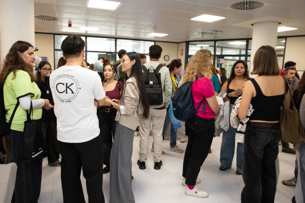 La Universitat Jaume I celebra una nueva edición de UJIllengües para fomentar el intercambio lingüístico y cultural