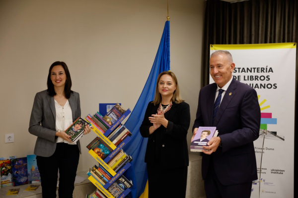 La Biblioteca 5.0 incorpora un centenar de libros ucranianos a su catálogo