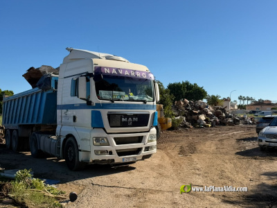 la-generalitat-y-los-consorcios-de-residuos-retiran-miles-de-toneladas-de-residuos-y-enseres-de-los-municipios-afectados-por-la-dana-adam