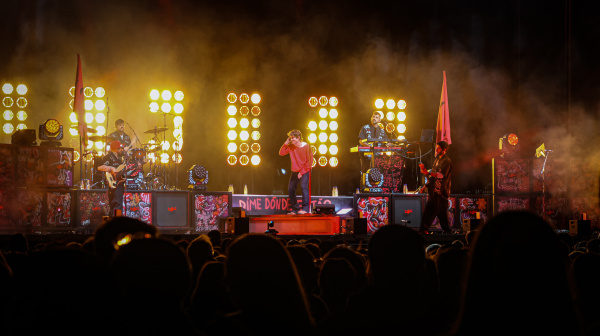 Álvaro de Luna enciende la Fira d'Onda 2026 con un concierto de pop-rock