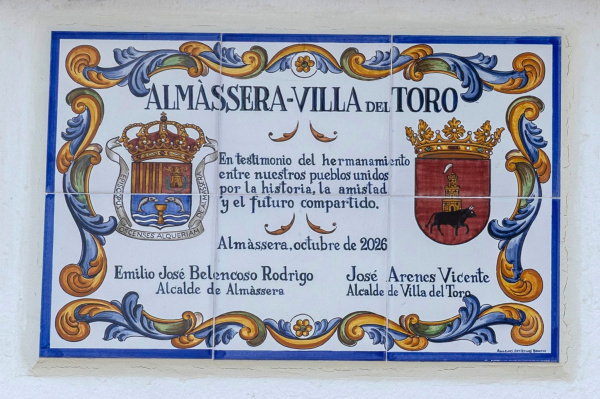 el-toro-y-almassera-sellan-su-hermanamiento-y-anuncian-actos-para-diciembre
