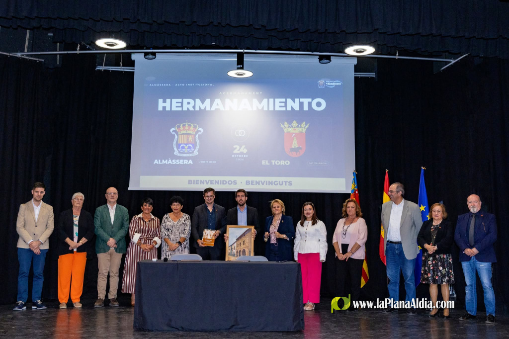 El Toro i Alm�ssera signen el seu hermanament i anuncien actes per al desembre