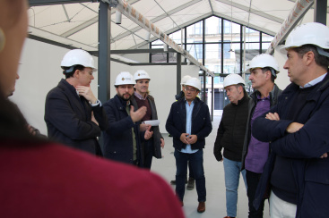 El Gobierno visita el nuevo espacio del mercado provisional de Santa Clara con la oposici�n