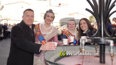 Burriana celebra la Font del Vi por Sant Blai: imagen restaurada a hombros y regreso de la campana Nostre Senyor