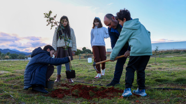 Quisqueya planta m�s de 30 �rboles en el Bosque Ol�mpico de Onda para reforzar la sostenibilidad local